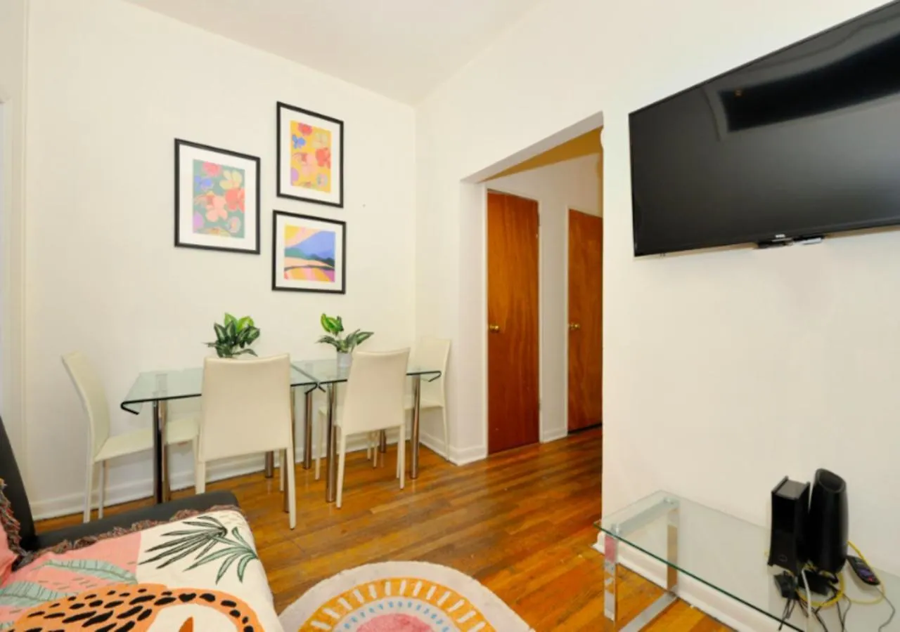 Unique 2 Bed 1 Bath In Ues Daire New York