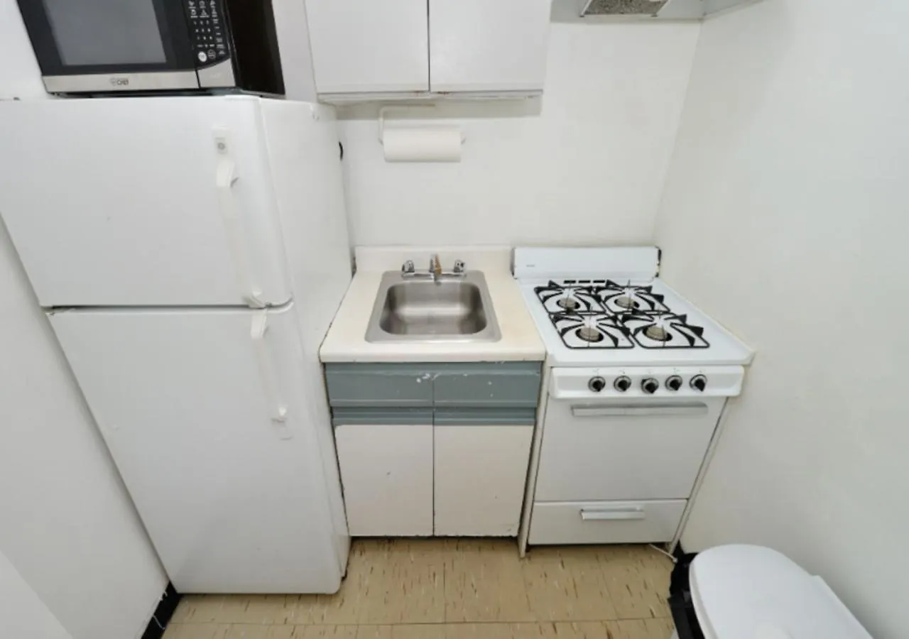 Unique 2 Bed 1 Bath In Ues Daire New York
