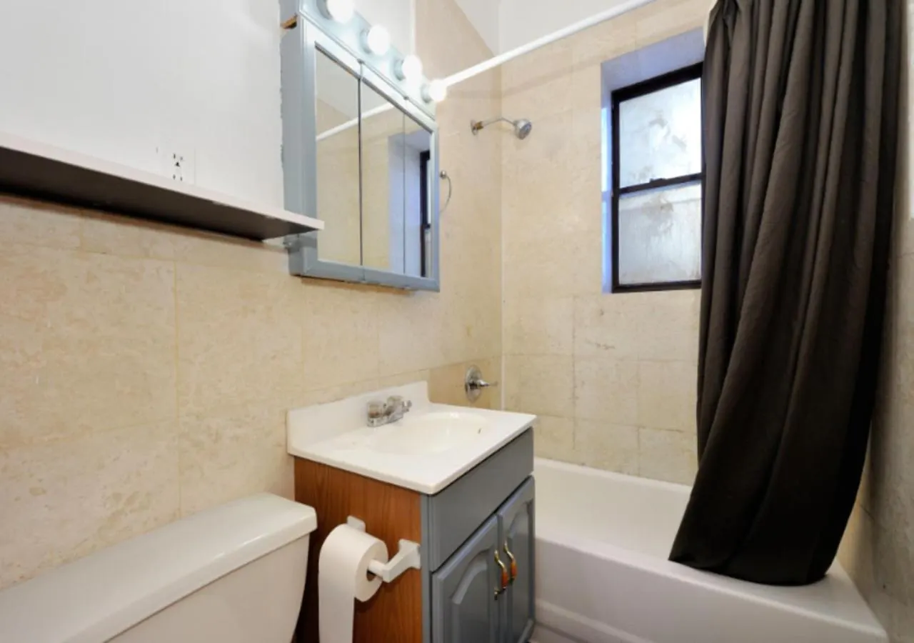 Unique 2 Bed 1 Bath In Ues Daire New York ABD